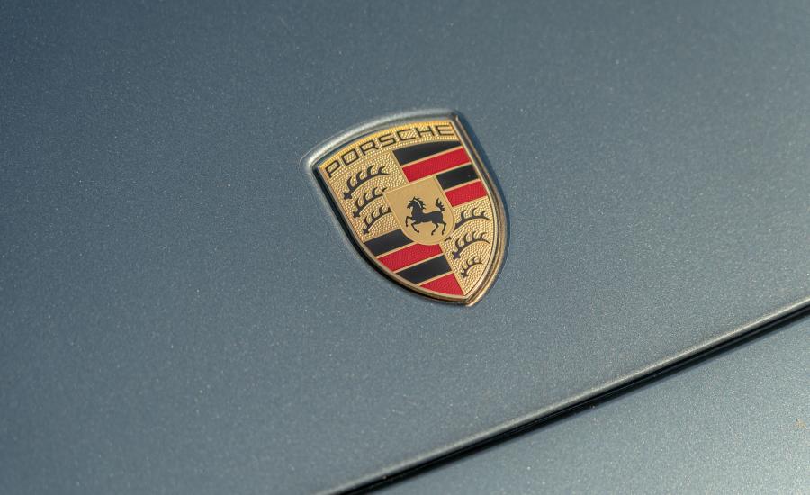 Логотип Porsche Cayenne Turbo (PO536) 2018 года  (NA) (фото 25 из 40)